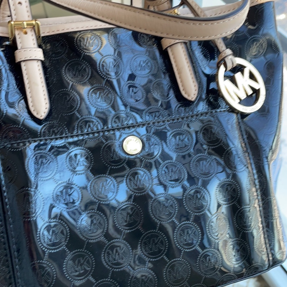 Michael Kors Jet Set patent signature tote